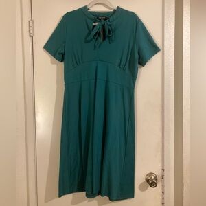 Vintage like deep green dress - XXXL but fits more like an XL or XXL